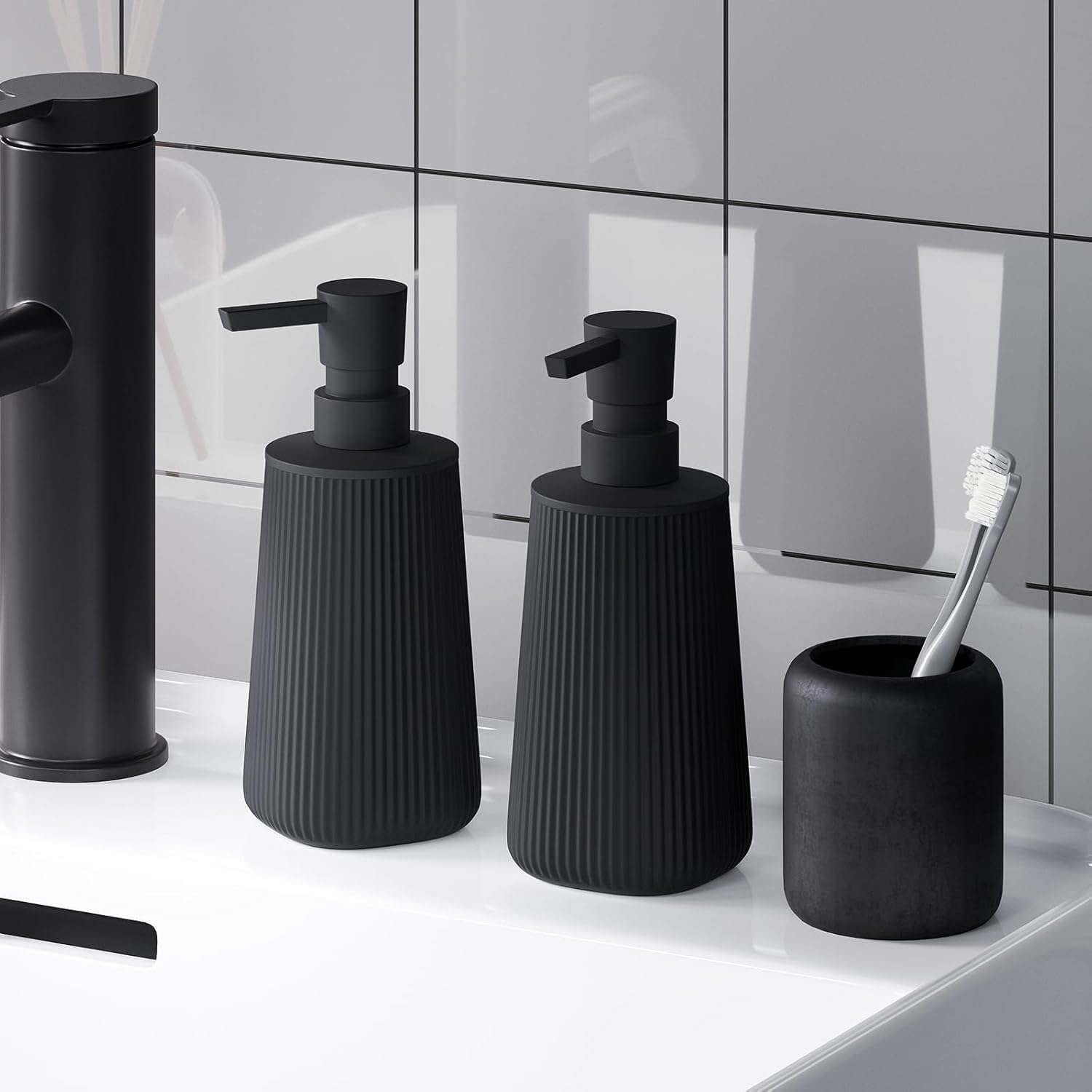 Matte Black Soap Dispenser for Kitchen, Dish Soap Dispenser Bathroom, Hand Soap Dispenser with Pump for Bathroom, Small Refillable Liquid Soap & Lotion Dispenser, Modern Plastic Soap Dispenser - Image 4
